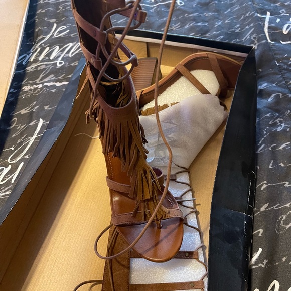 NWT Knee High Opened-Toed Gladiator Heeled Laced-Up Sandals - Picture 4 of 15